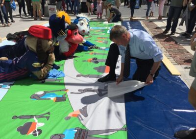 Mayor Joe Hogsett participating in community art project